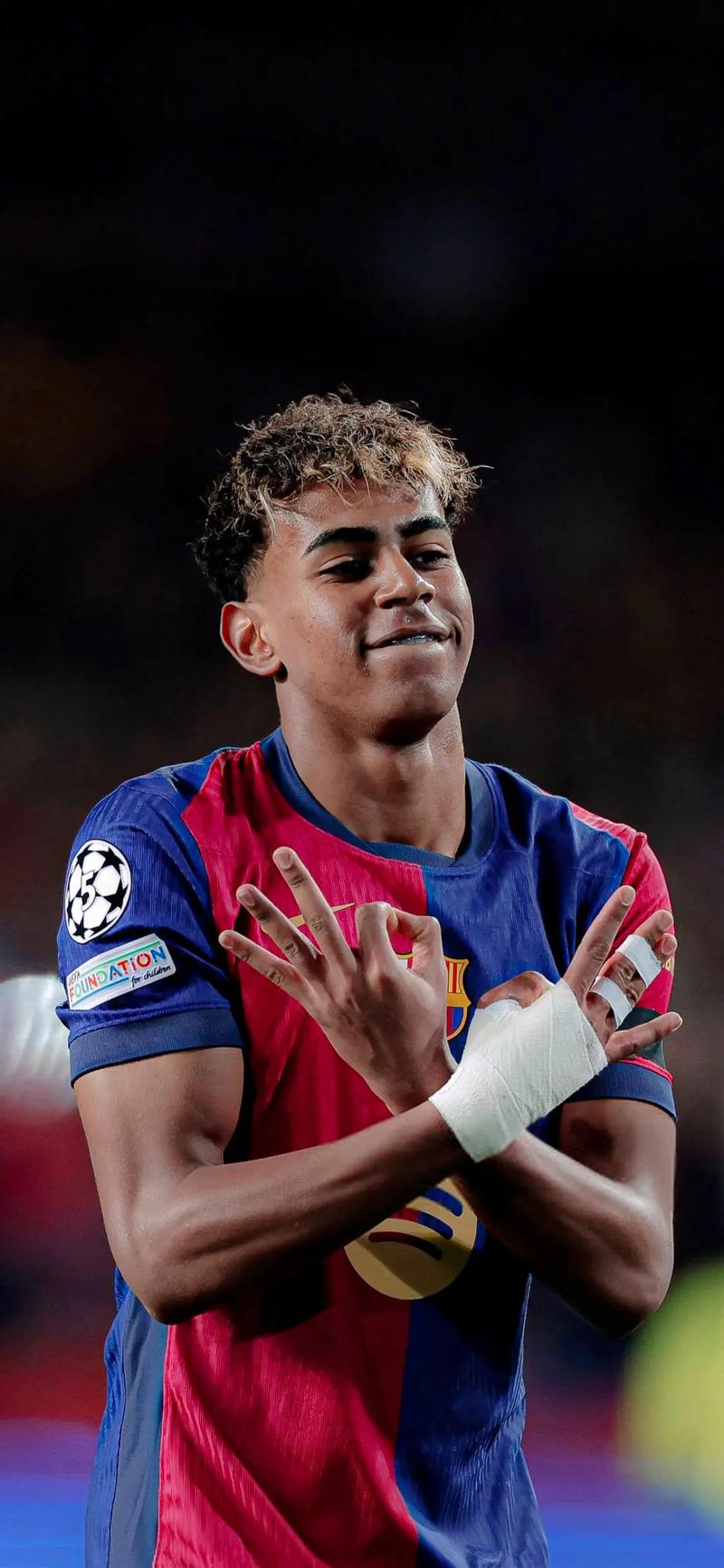 律师张冰质疑经纪人金畅无证还挣浙江上千万，后者回应：满嘴胡言（律师张冰称经纪人金畅无证仍在浙江获利上千万，金畅回应：纯属胡说）