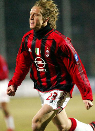 新秀首次入选国家队大名单（新秀首度入围国家队大名单）